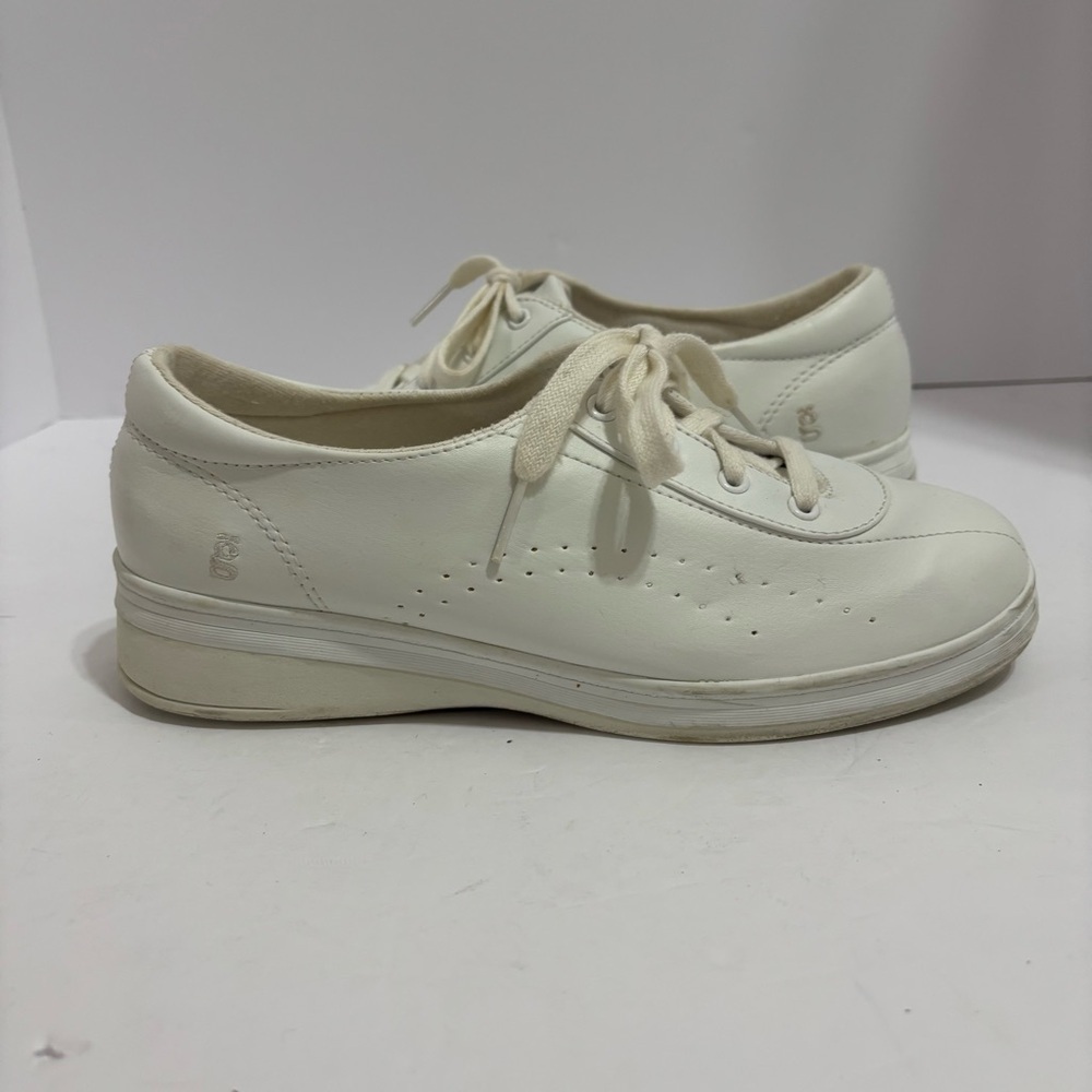 Women's‎ Cream Leather Sneakers